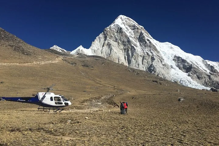 Private Landing at Everest Base Camp Kalapathar by Helicopter — helicopter tour in Everest & Kathmandu