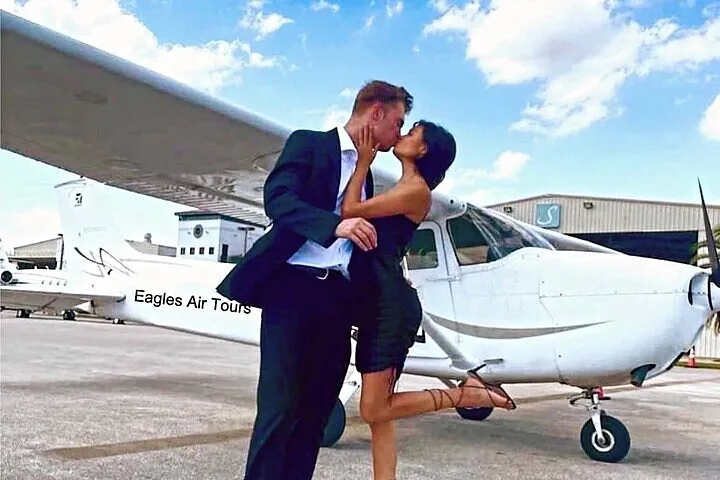 Private 50 Minute Romantic Excursion Air Tour with Champagne — helicopter tour in Miami