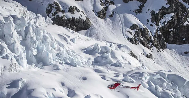 Helicopter Flight with Alpine Landing — helicopter tour in Mount Cook