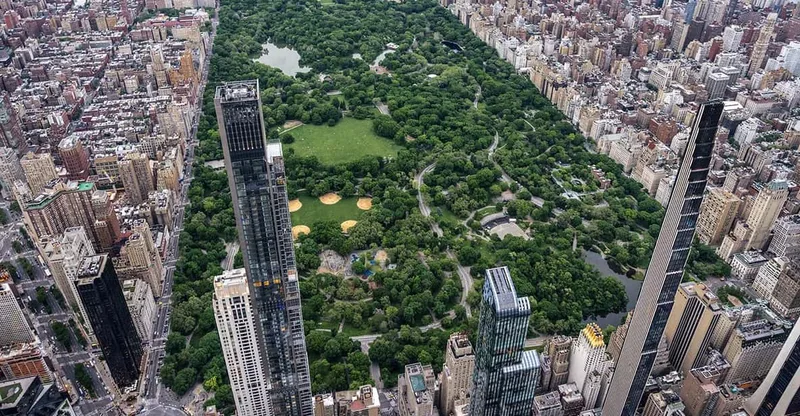 From Westchester: NYC Private Helicopter Tour for Couples — helicopter tour in New York City