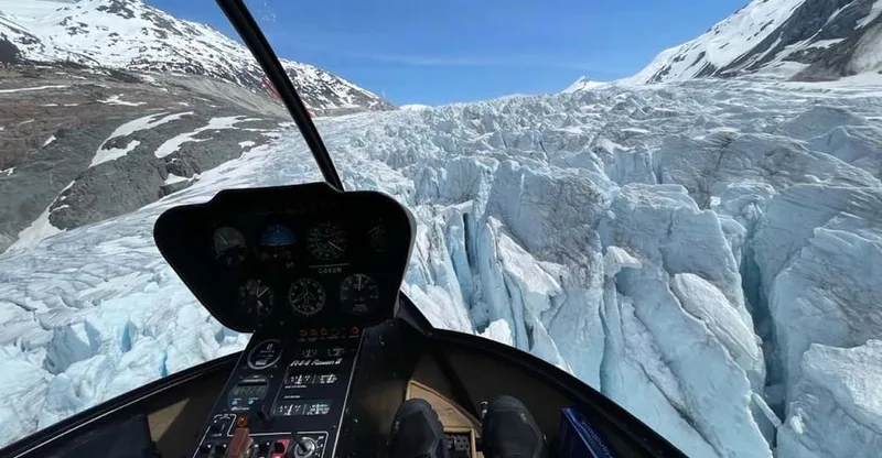The Summit Helicopter Scenic Flight — helicopter tour in Whistler